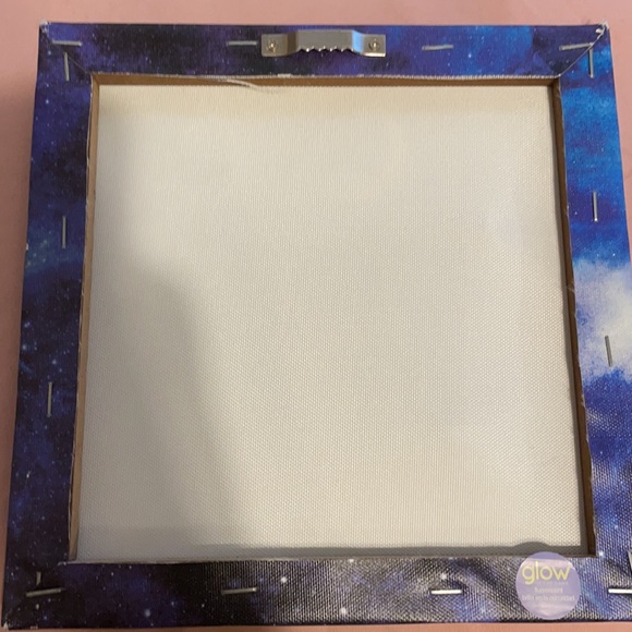 Glow in the dark wall decor - Picture 2 of 2